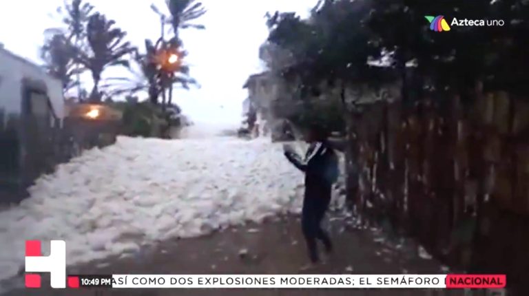 Ríos de espuma invadieron localidades en tabasco