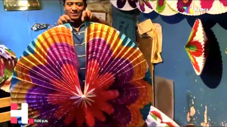 Artesanos de Zumpango rescatan la tradición de producir farolitos de papel