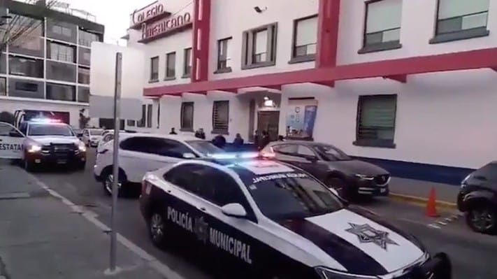 Implementan operativo por amenaza de tiroteo en el Colegio Americano de Puebla
