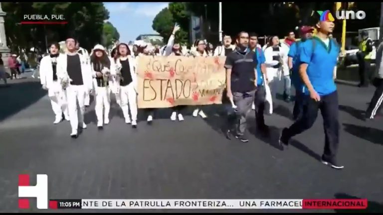 Estudiantes de medicina protestaron en Puebla por los homicidios de sus compañeros