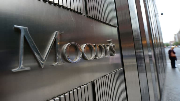 Moody’s baja las calificaciones de México manteniendo una perspectiva negativa