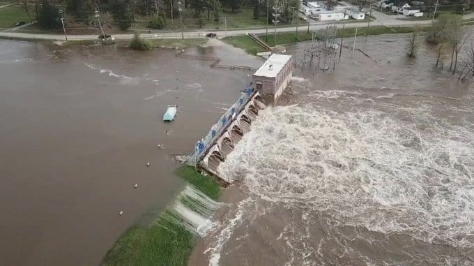 Evacúan a 10 mil personas tras colapso de 2 presas en Michigan, Estados Unidos