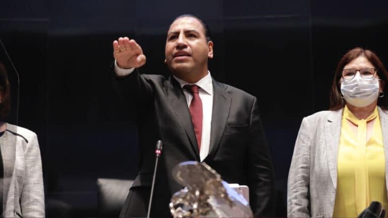 Eduardo Ramírez es el nuevo presidente de la Mesa Directiva del Senado