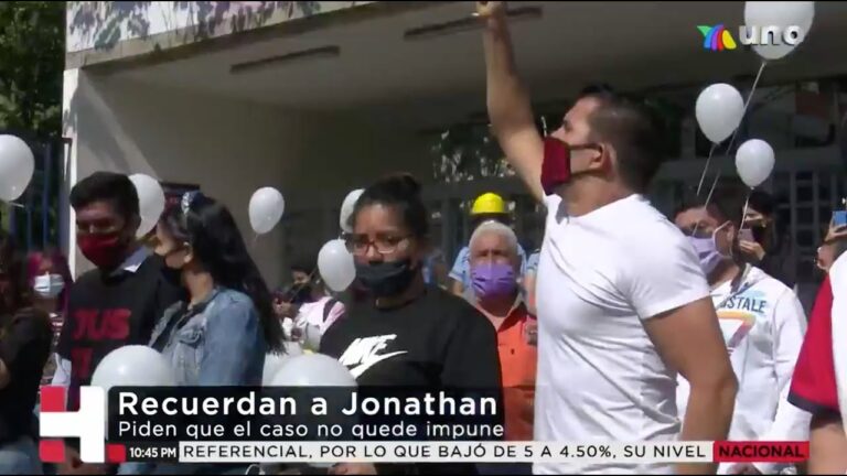 Estudiantes de la UdeG exigen justicia por el asesinato de su compañero Jonathan Santos