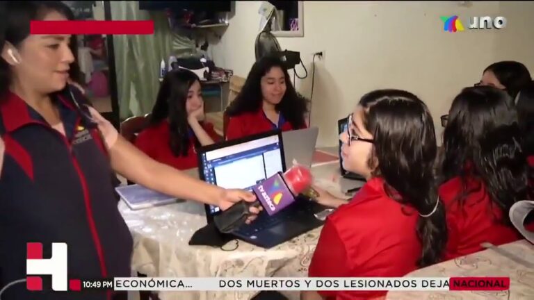 Todo un reto el regreso a clases a distancia para las sextillizas de Nuevo León