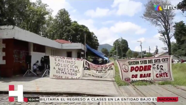 Fueron desalojados integrantes del magisterio en Michoacán que bloqueaban las vías del tren