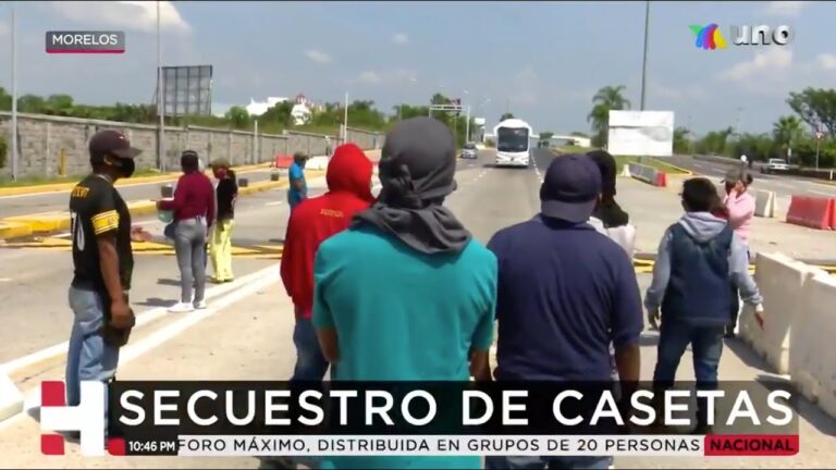 Sigue la toma de casetas por encapuchados en Morelos; exigen cuotas a los vehículos