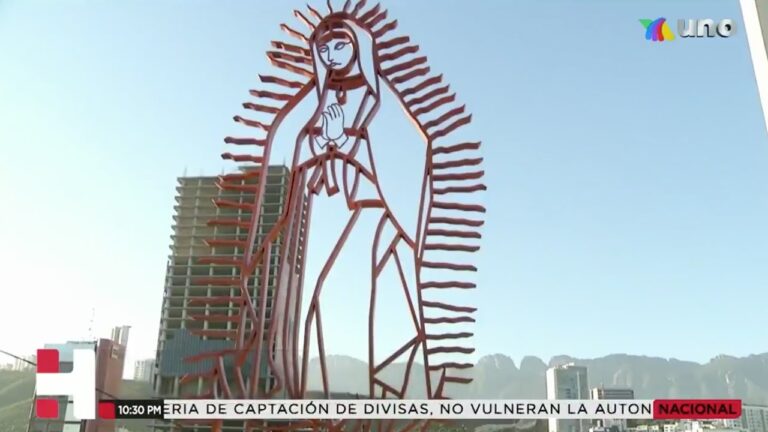 Regresa la monumental Virgen de Guadalupe al margen del río Santa Catarina en Monterrey