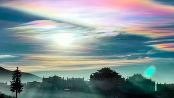 Captan fenómeno conocido como “nubes arcoíris” o “arcoíris de fuego” en China