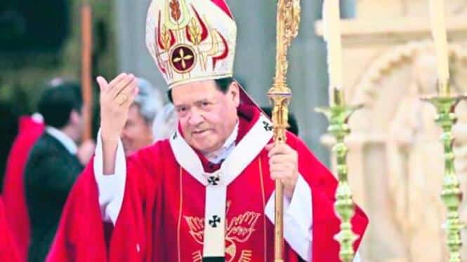 Cardenal Norberto Rivera Carrera abandona el hospital