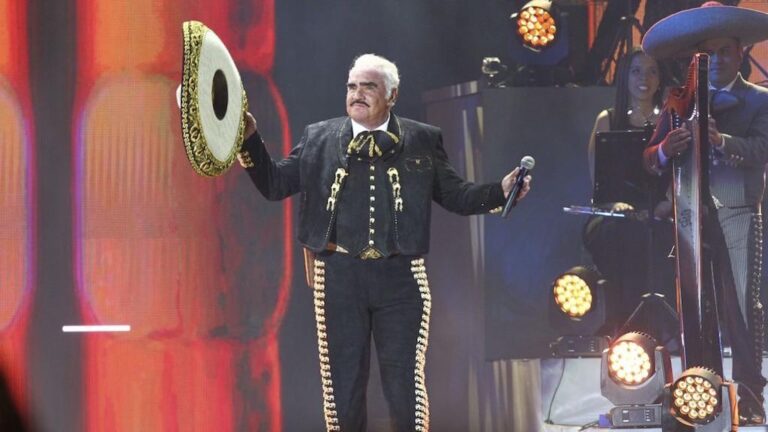 Dan Grammy póstumo a Vicente Fernández por Mejor Álbum Regional Mexicano