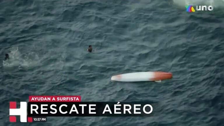 Elementos de la Secretaría de Marina rescatan a surfista en medio del mar cerca de Ensenada