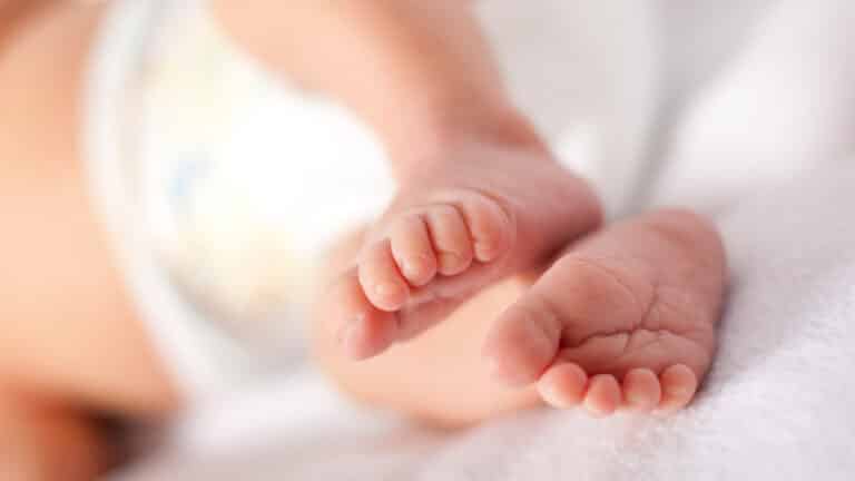 Bebé es registrado con el nombre de Pfizer en Colombia