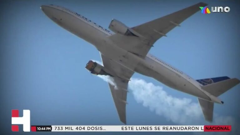 Se incendia motor de un Boeing 777 y las piezas cayeron sobre un vecindario en EUA