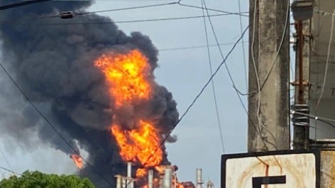 Controlan incendio en refinería Lázaro Cárdenas de Minatitlán; siete trabajadores lesionados