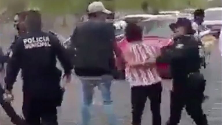 Todos contra todos en la zona arqueológica de Teotihuacán; se enfrentan vendedores y turistas