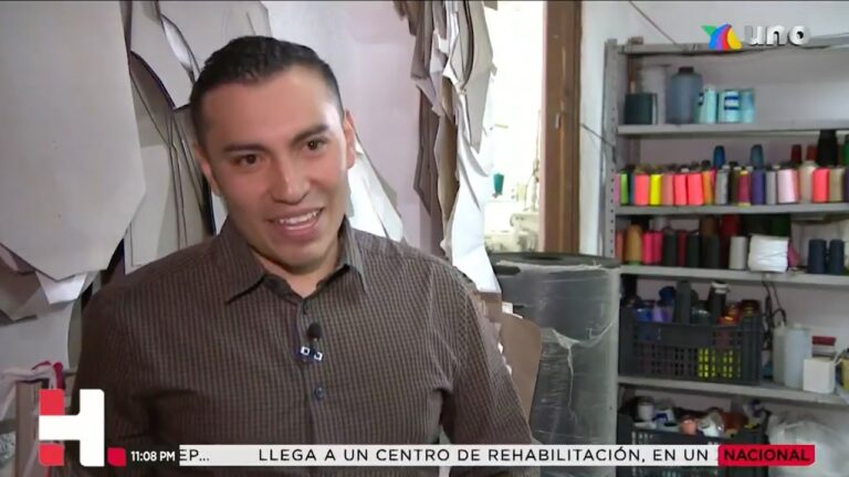 La desesperación llevó a Jhonatan de ser ciclista a empresario creador de ropa deportiva