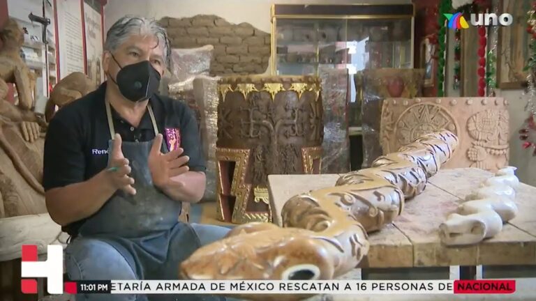 René Martín esculpe la madera para crear sonidos prehispánicos en Malinalco, EdoMex