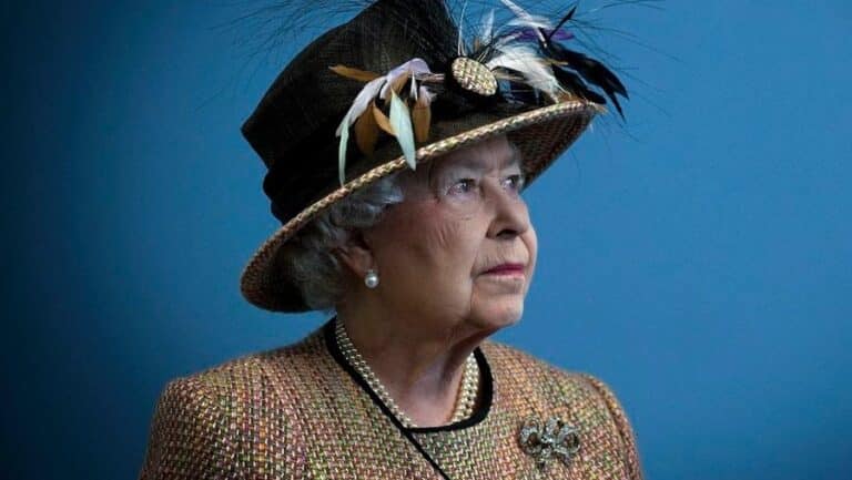 Reina Isabel II ordena medidas legales contra el príncipe Harry y su esposa Meghan