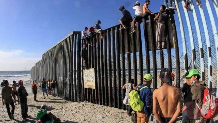 Gobierno de Estados Unidos lanza plan para reforzar frontera con México