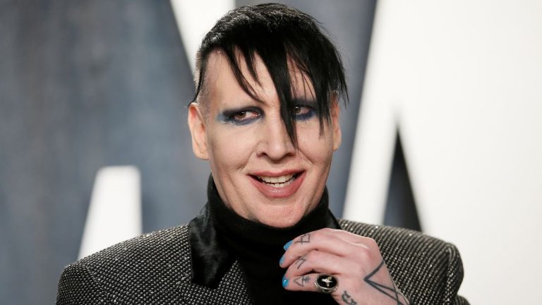Marilyn Manson se entrega a la policía ante demanda por agresión en el 2019