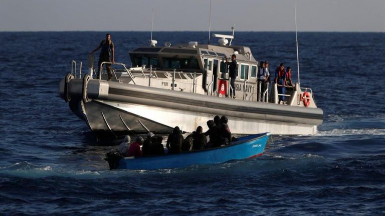 Al menos 50 personas mueren tras naufragio frente a costas de Túnez