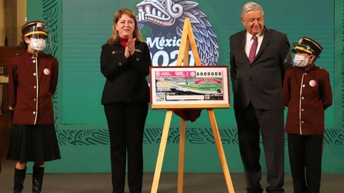 Anuncia AMLO rifa de Lotería Nacional para el 15 de septiembre: casas y palco en el Azteca