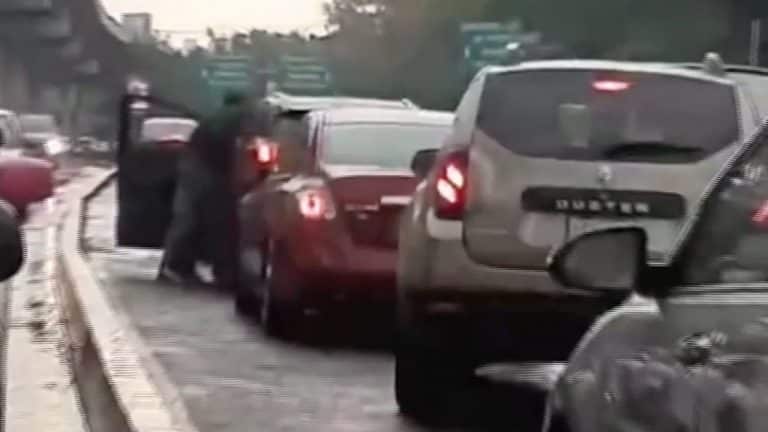 Ladrones de la CDMX aprovechan el tráfico causado por las inundaciones para robar a choferes