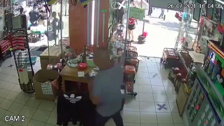 Criminales roban a plena luz del día y a solo unos pasos de Palacio Nacional; los ladrones escaparon