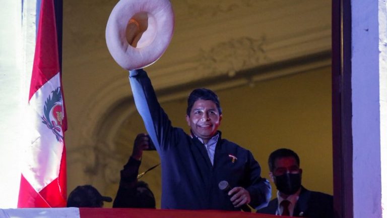 México felicita a Pedro Castillo por su triunfo en elecciones presidenciales de Perú