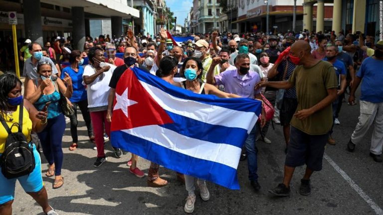 Más de 100 detenidos o desaparecidos en Cuba tras protestas: Movimiento San Isidro