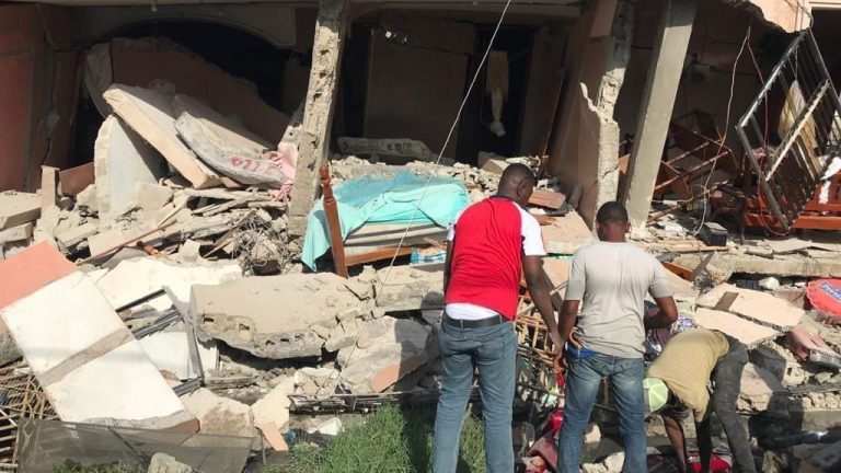 Relaciones Exteriores abre línea telefónica para mexicanos en Haití tras sismo