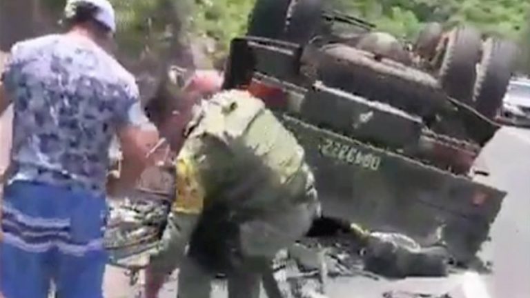 Camión del Ejército sufre accidente en carretera Tepic-Guadalajara; 2 efectivos murieron