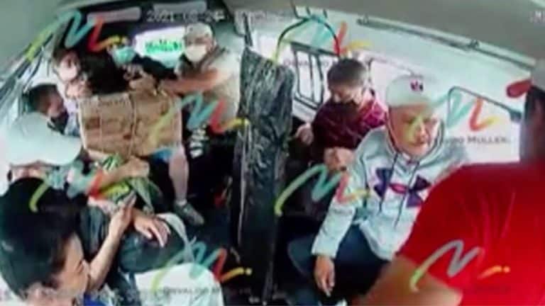 Asaltantes de transporte público roban pertenencias a usuarios en el EdoMex y amenzan a militar