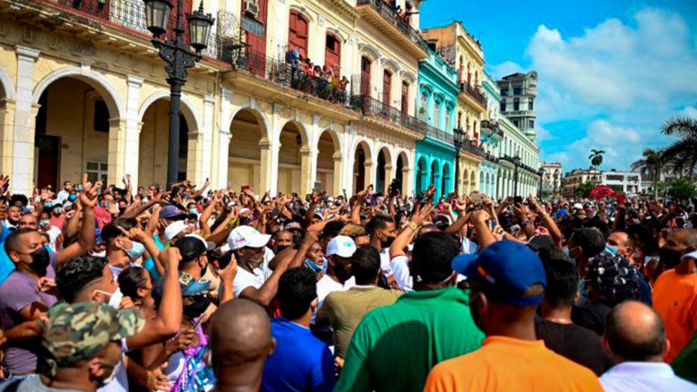 HRW detalla abusos de la dictadura cubana contra manifestantes pacíficos