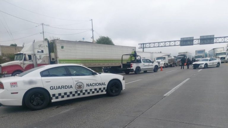Reabren autopista México-Querétaro; logran controlar fuga de gas LP 