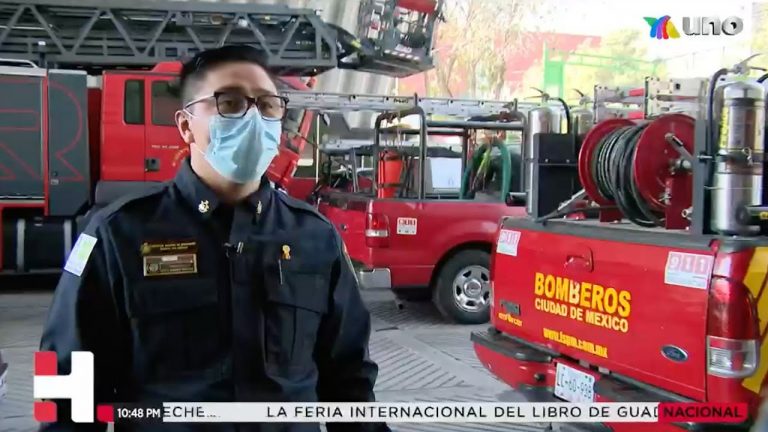 Bombero Alexis Ramírez cargó un tanque de gas en llamas para evitar una tragedia mayor
