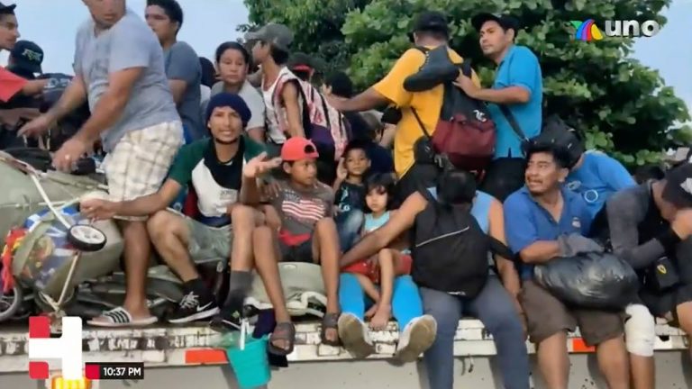Caravana migrante se enfrenta a la Guardia Nacional que intentó bloquearle el paso en Chiapas