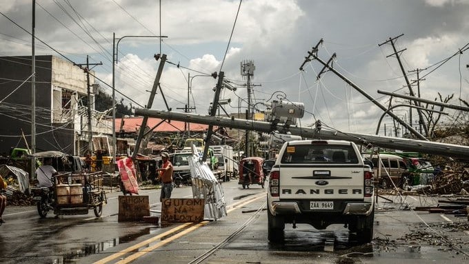 Reportan 375 personas muertas por el paso del tifón Rai en Filipinas