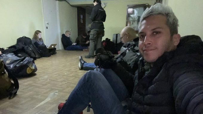 Youtuber mexicano Alex Tienda relata primeros bombardeos en Ucrania