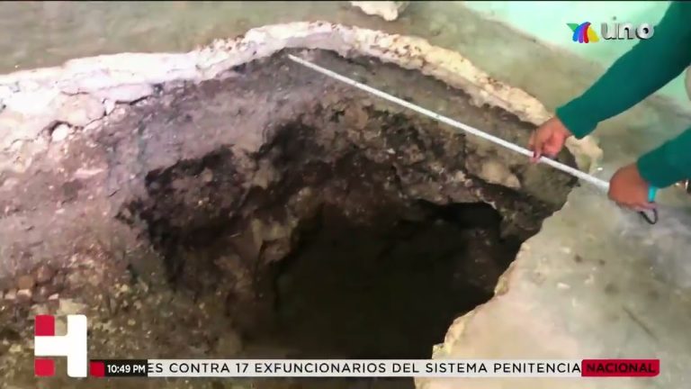 Aparece socavón con agua en el interior de una casa en Cozumel