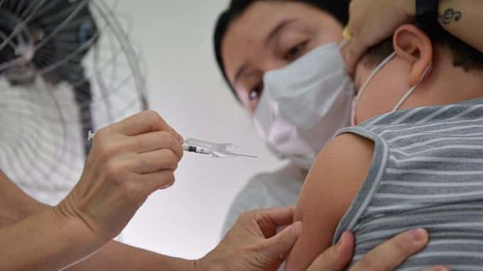 Pfizer solicita aprobación en EUA de su vacuna Covid-19 para menores de 5 años