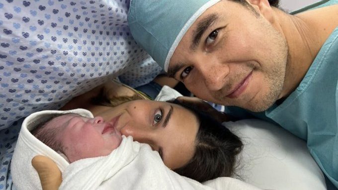 Sergio “Checo” Pérez y su esposa Carola Martínez se convierten en padres