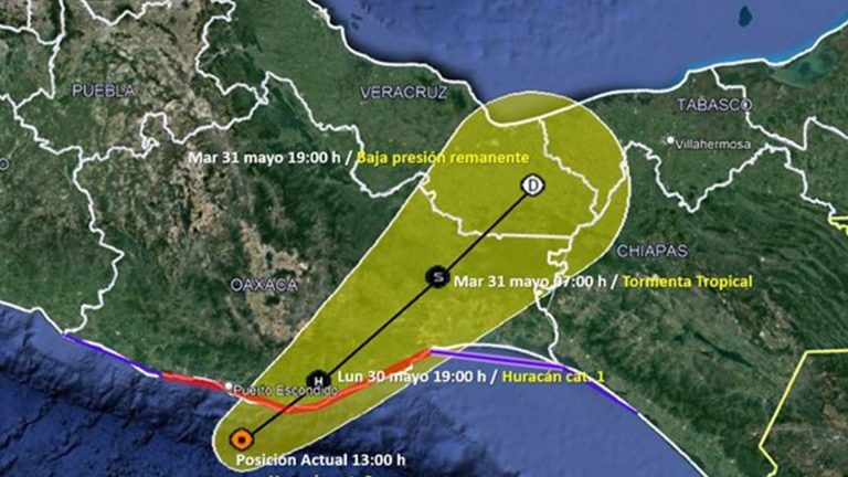 Huracán “Agatha” se fortalece a categoría 2; en alerta 993 municipios