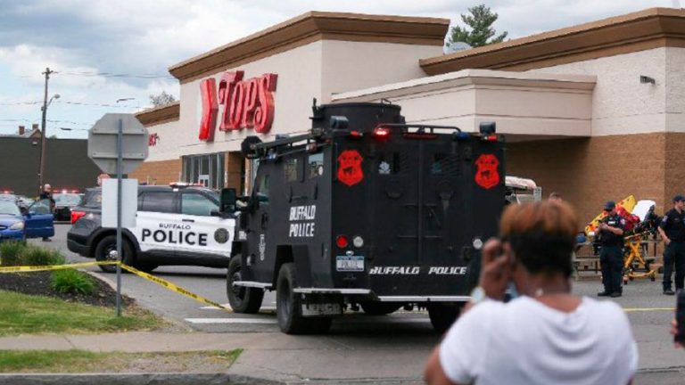 Tiroteo en supermercado de Buffalo, Nueva York; al menos 10 muertos