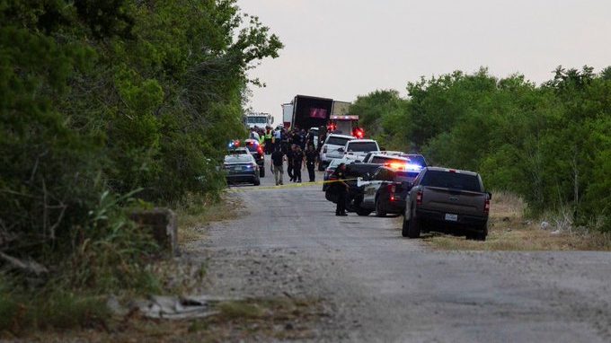 Identifican a 22 mexicanos entre los 50 migrantes muertos en San Antonio