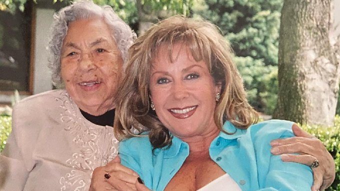 Fallece a los 104 años Eva Mange, abuela de Laura Zapata y Thalía