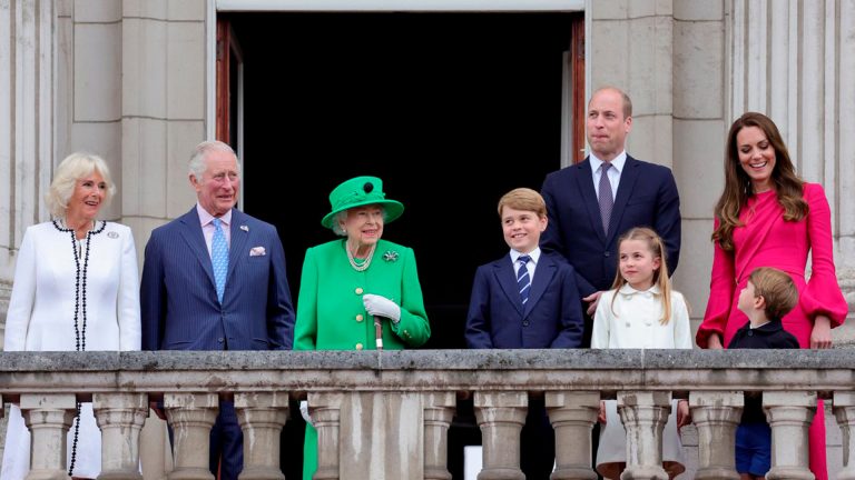 “Me siento honrada y conmovida”: Isabel II agradece el Jubileo de Platino