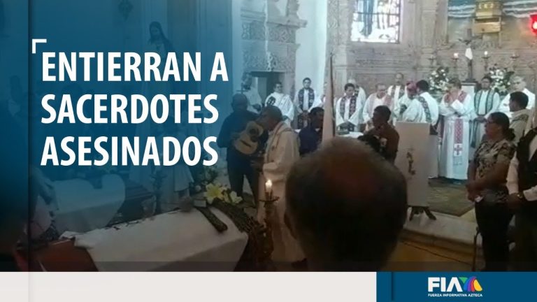 Tras una noche de velación despiden a sacerdotes asesinados en Chihuahua