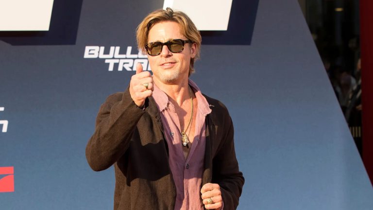 Brad Pitt asiste a la alfombra roja de “Bullet Train” en Berlín vistiendo falda